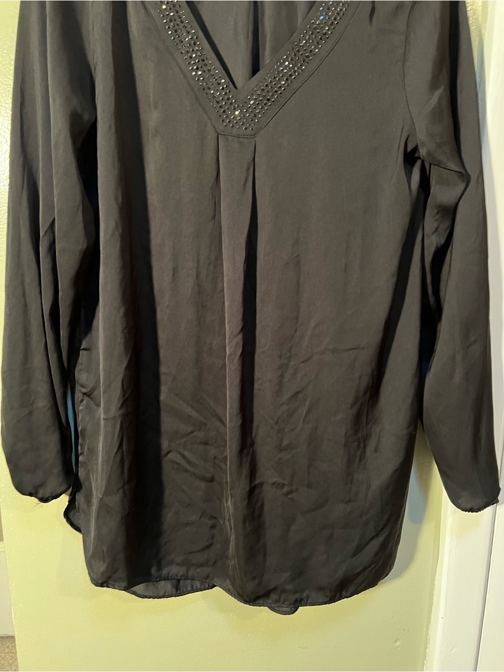 Apt. 9 Women's Size Small Tunic Top Blouse Black V-Neck Rhinestones Beaded Neck - Picture 5 of 12